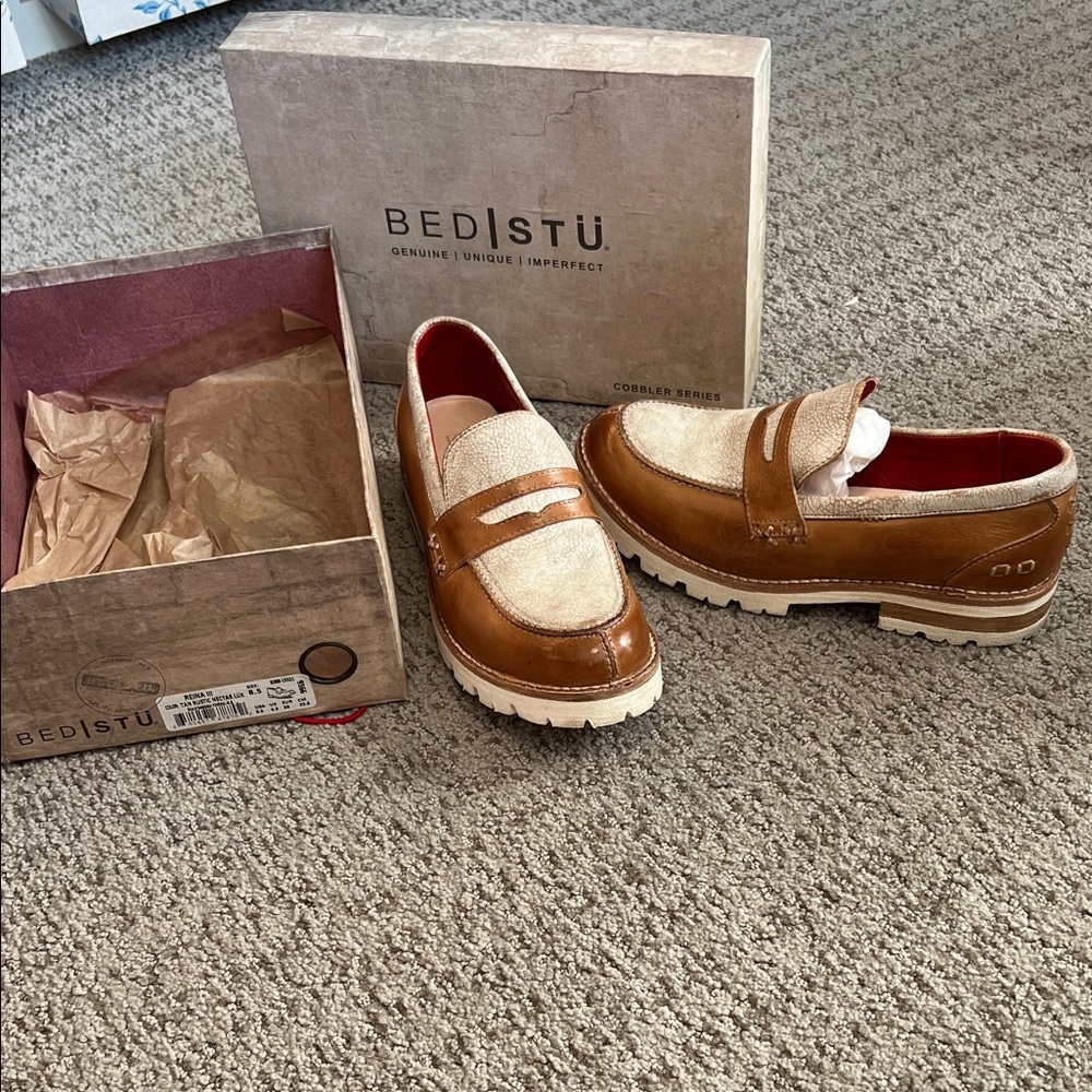BED|STU Women’s Tan and Brown Slip-On Loafers